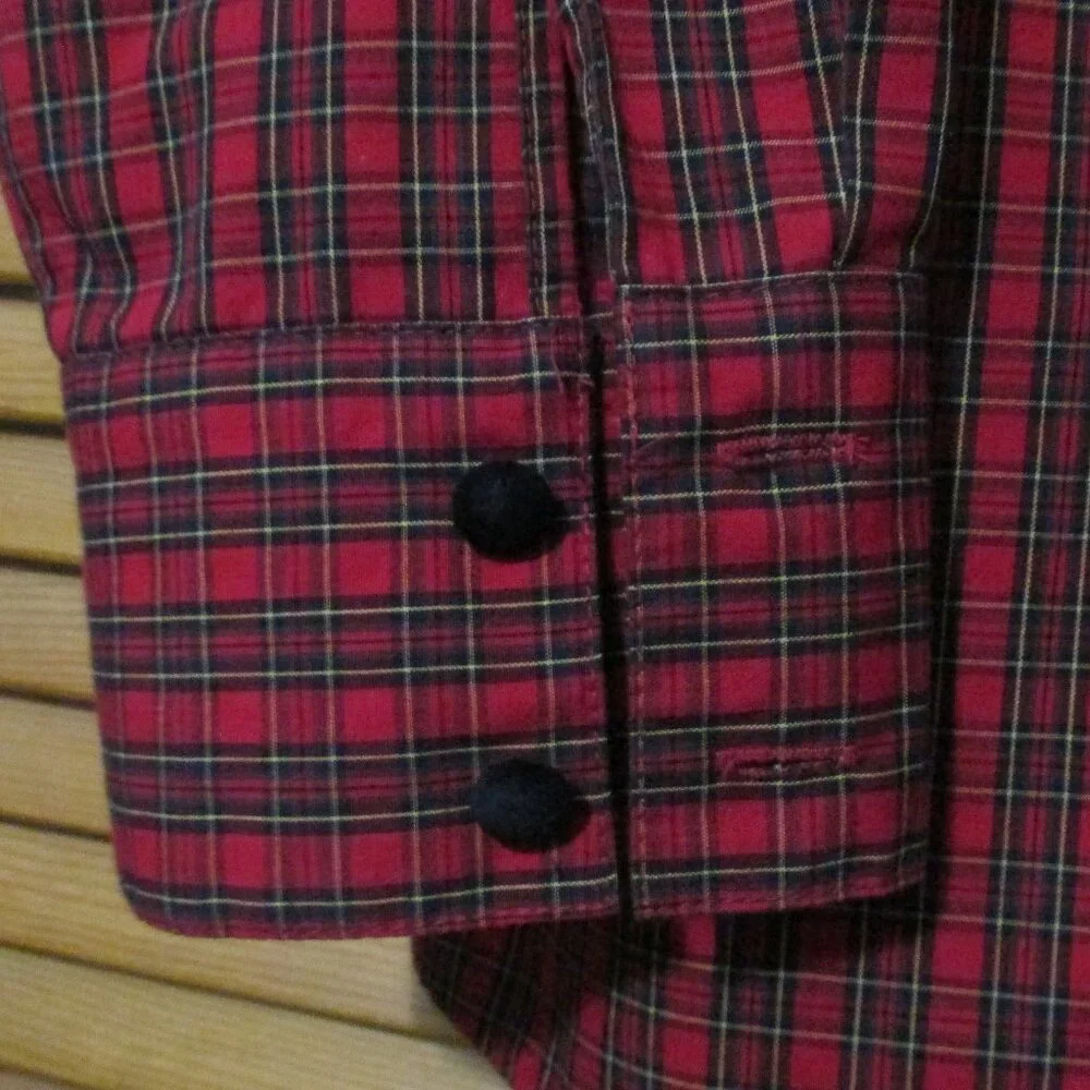 Karen Scott top Christmas plaid with dogs, velvet collar & buttons size 2x - Picture 8 of 12